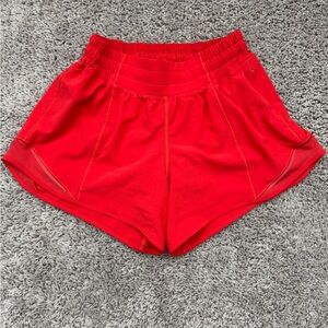 Lululemon Hotty Hot High Rise lined Shorts Red. Size 4